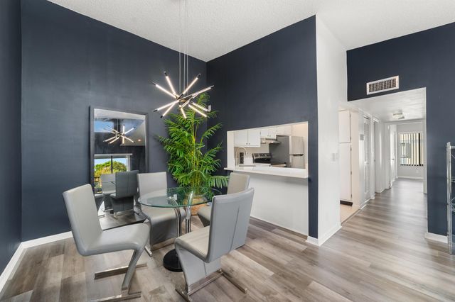 1108 Green Pine Boulevard H3, West Palm Beach, FL 33409