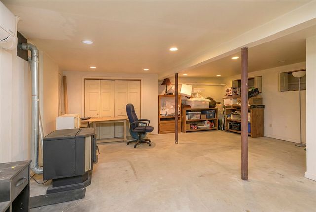 36 Great Oak Drive, Warwick, RI 02886