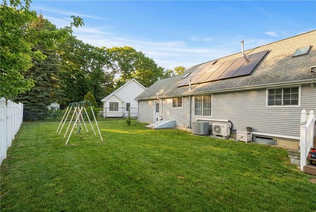 36 Great Oak Drive, Warwick, RI 02886