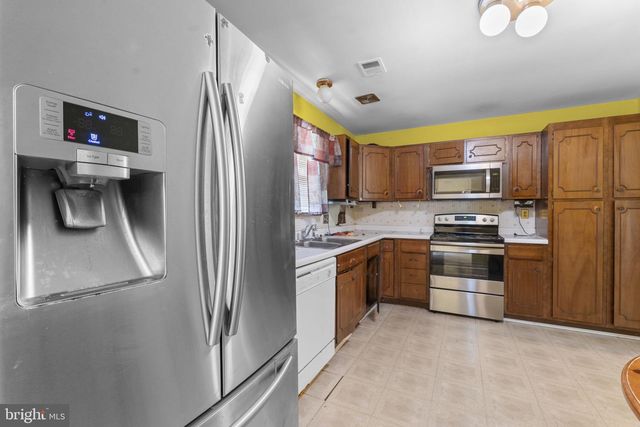 1706 N STERLING BLVD, Sterling, VA 20164