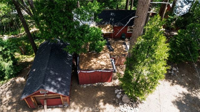 25020 Moon Drive, Crestline, CA 92325