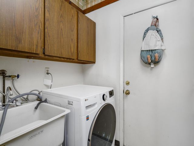 21934 Shadybrook Drive, Novi, MI 48375