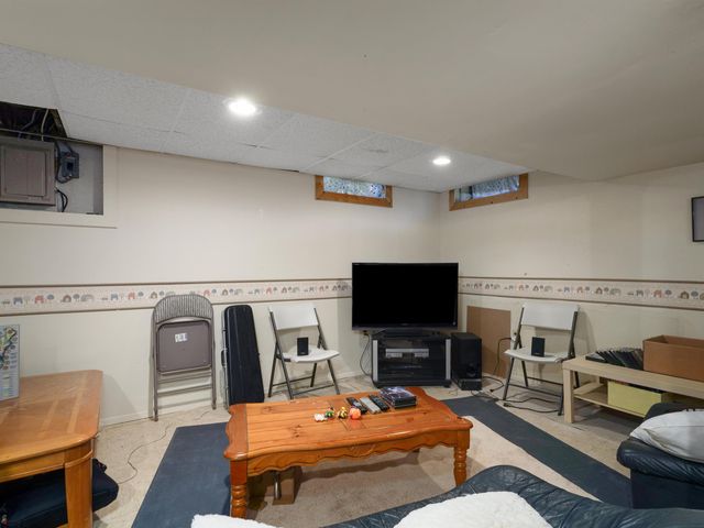 21934 Shadybrook Drive, Novi, MI 48375