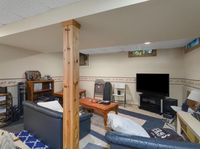 21934 Shadybrook Drive, Novi, MI 48375