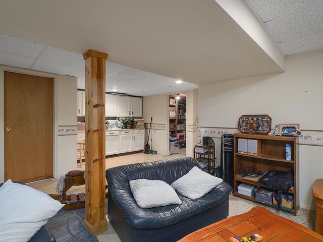 21934 Shadybrook Drive, Novi, MI 48375