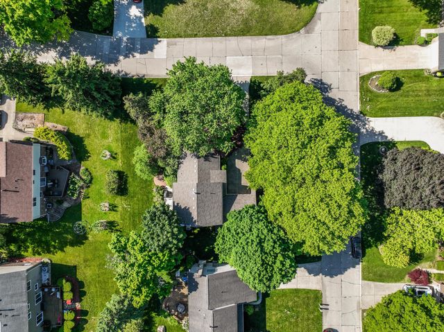 21934 Shadybrook Drive, Novi, MI 48375
