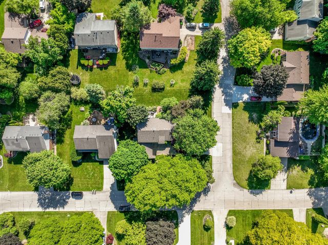 21934 Shadybrook Drive, Novi, MI 48375