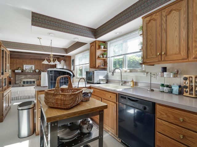 21934 Shadybrook Drive, Novi, MI 48375