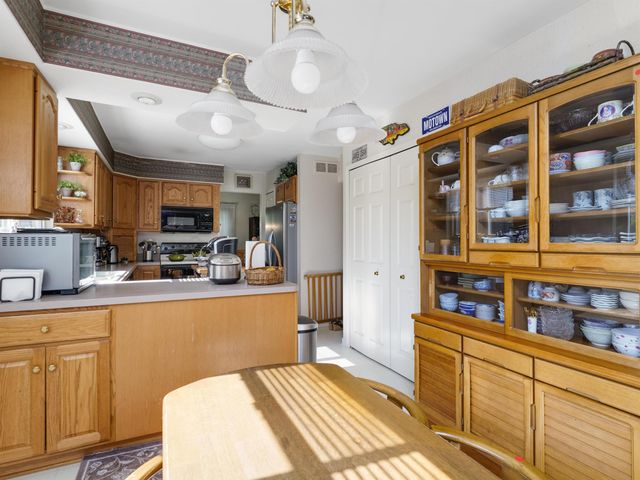 21934 Shadybrook Drive, Novi, MI 48375