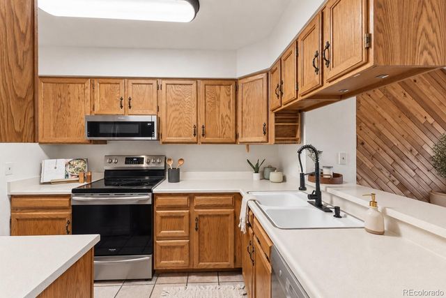 1811 S Quebec Way 57, Denver, CO 80231