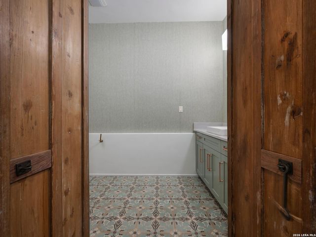 530 Geneseo Road, San Antonio, TX 78209