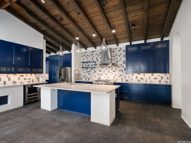 530 Geneseo Road, San Antonio, TX 78209