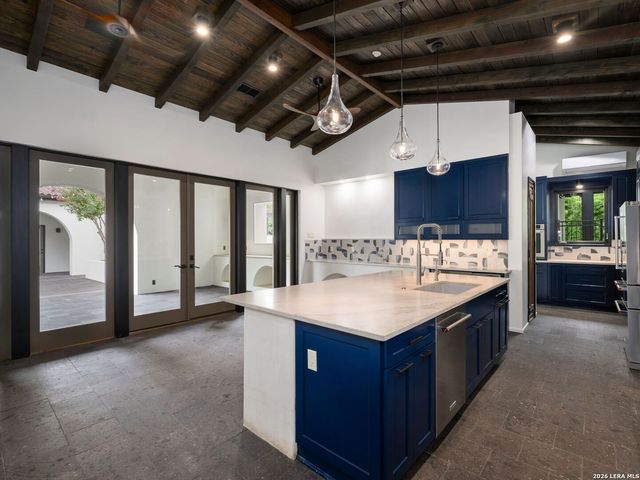 530 Geneseo Road, San Antonio, TX 78209