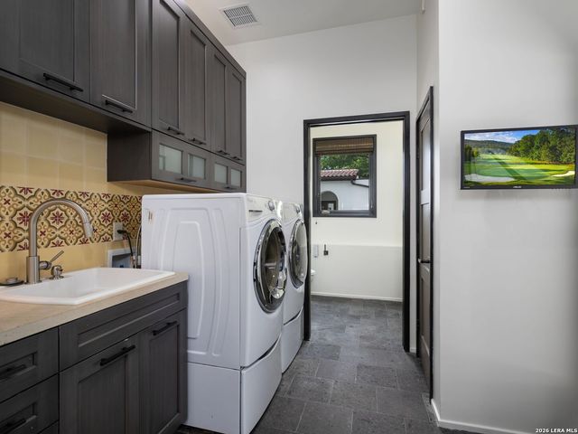 530 Geneseo Road, San Antonio, TX 78209