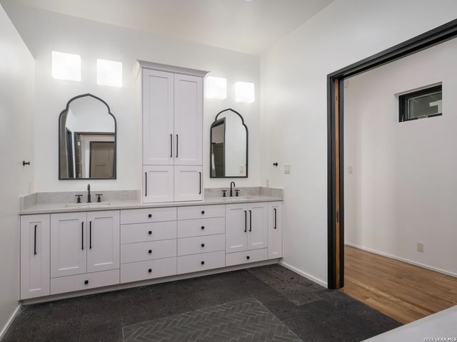 530 Geneseo Road, San Antonio, TX 78209