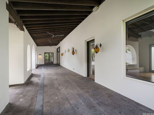 530 Geneseo Road, San Antonio, TX 78209