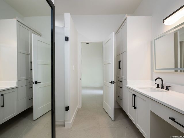 530 Geneseo Road, San Antonio, TX 78209