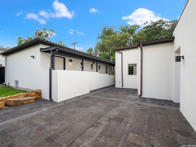530 Geneseo Road, San Antonio, TX 78209