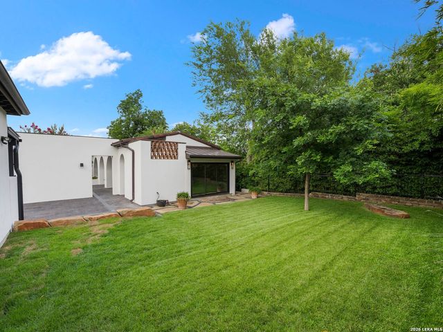 530 Geneseo Road, San Antonio, TX 78209