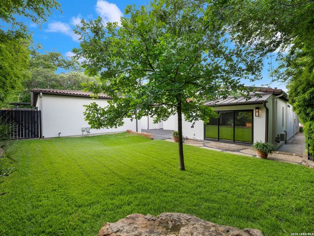 530 Geneseo Road, San Antonio, TX 78209
