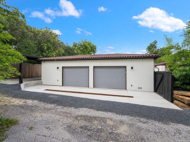 530 Geneseo Road, San Antonio, TX 78209