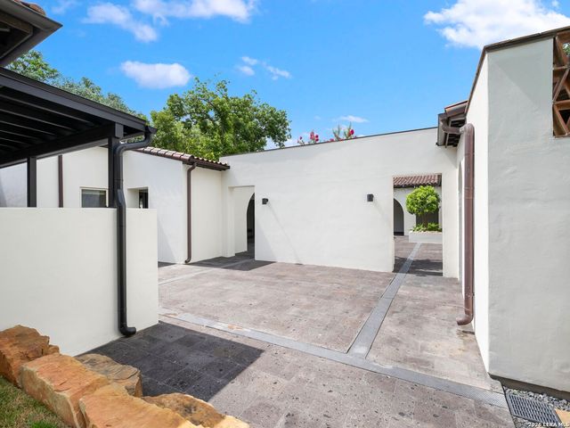 530 Geneseo Road, San Antonio, TX 78209