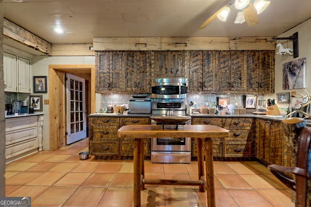 7118 Old 441 S, Lakemont, GA 30552