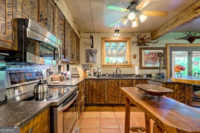 7118 Old 441 S, Lakemont, GA 30552