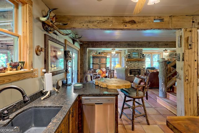 7118 Old 441 S, Lakemont, GA 30552