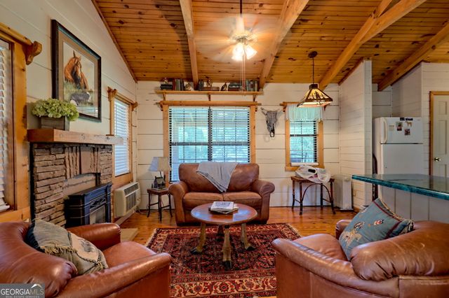 7118 Old 441 S, Lakemont, GA 30552