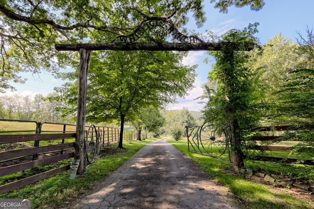 7118 Old 441 S, Lakemont, GA 30552