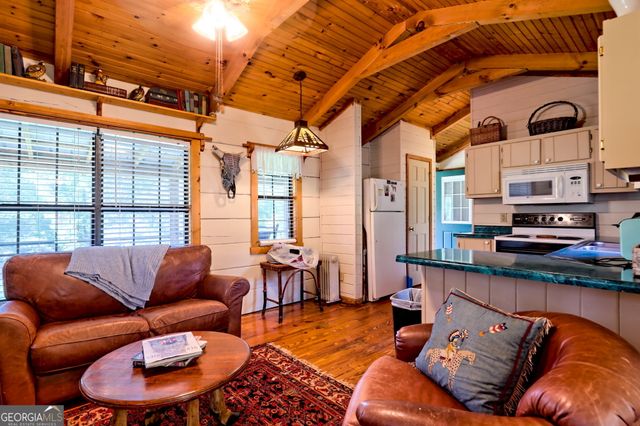 7118 Old 441 S, Lakemont, GA 30552