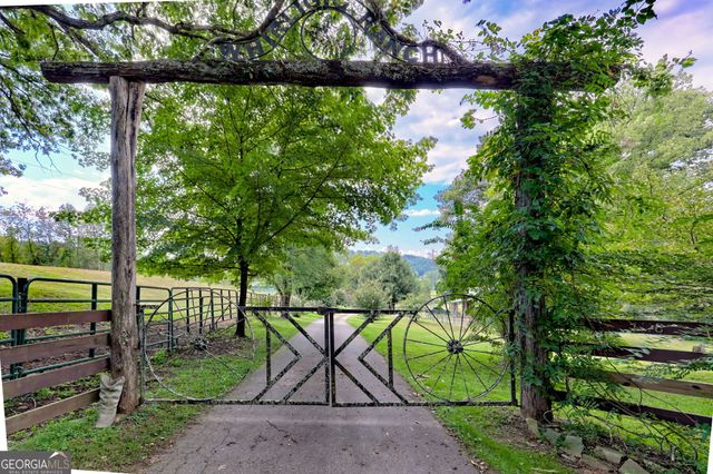 7118 Old 441 S, Lakemont, GA 30552