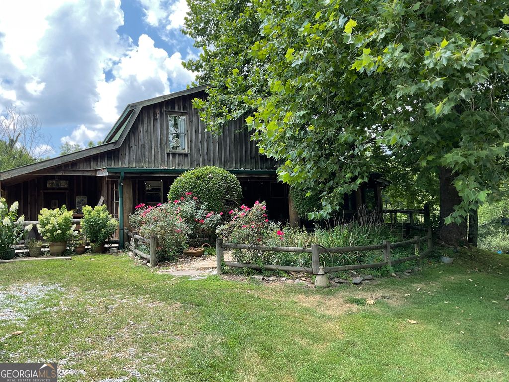 7118 Old 441 S, Lakemont, GA 30552