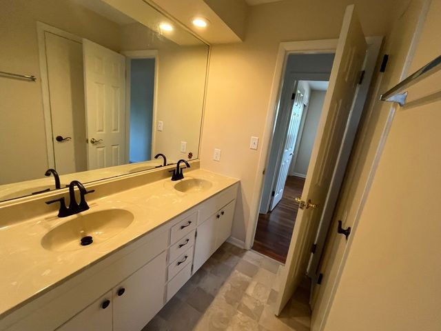 2020 Exeter Avenue, Loves Park, IL 61111