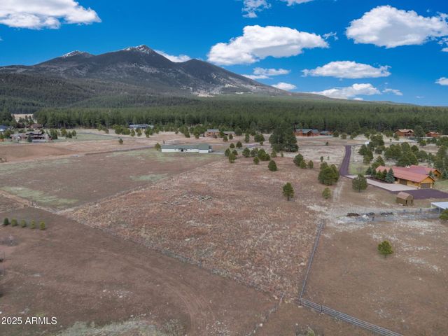 9025 N Snowbowl Ranch Road 5, Flagstaff, AZ 86001