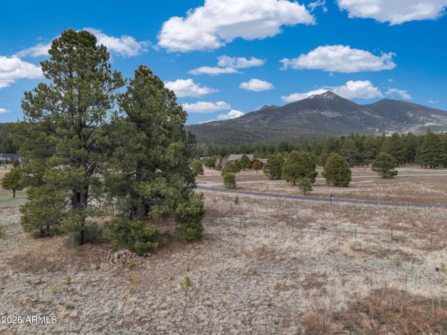 9025 N Snowbowl Ranch Road 5, Flagstaff, AZ 86001