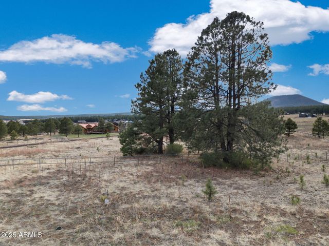 9025 N Snowbowl Ranch Road 5, Flagstaff, AZ 86001