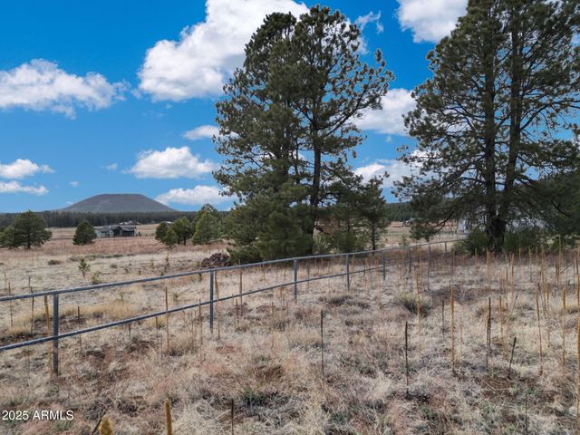 9025 N Snowbowl Ranch Road 5, Flagstaff, AZ 86001