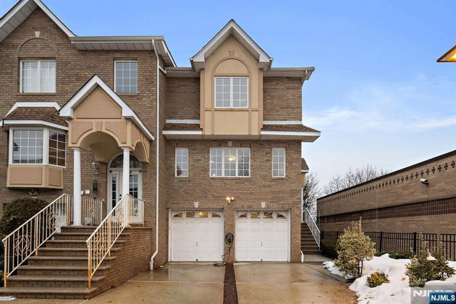 12 Liberty Court, Secaucus, NJ 07094