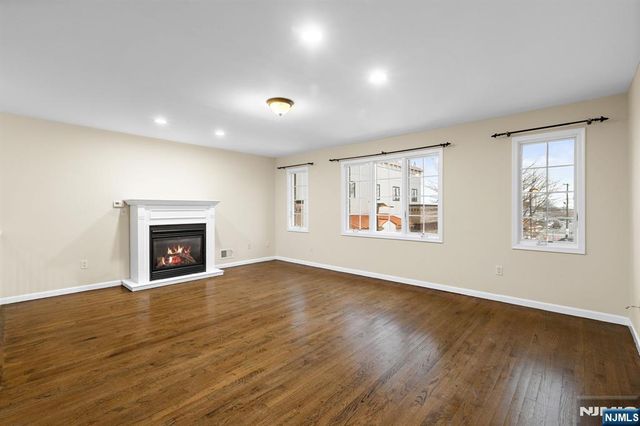 12 Liberty Court, Secaucus, NJ 07094