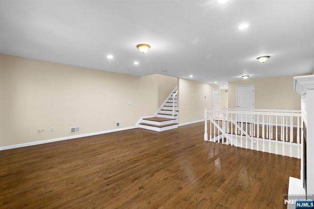 12 Liberty Court, Secaucus, NJ 07094