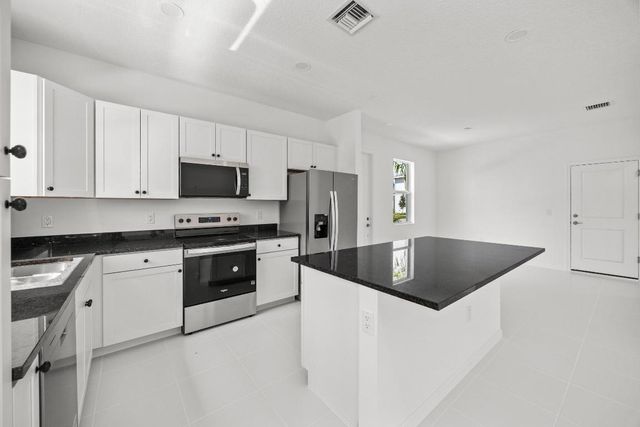 4520 Longwood Lake Square, Westlake, FL 33470