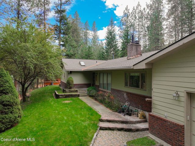 694 S SIGNAL POINT RD, Post Falls, ID 83854