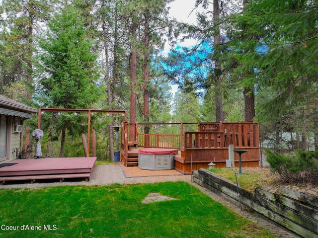 694 S SIGNAL POINT RD, Post Falls, ID 83854