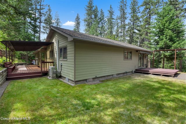 694 S SIGNAL POINT RD, Post Falls, ID 83854