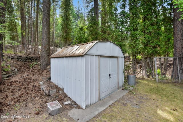 694 S SIGNAL POINT RD, Post Falls, ID 83854