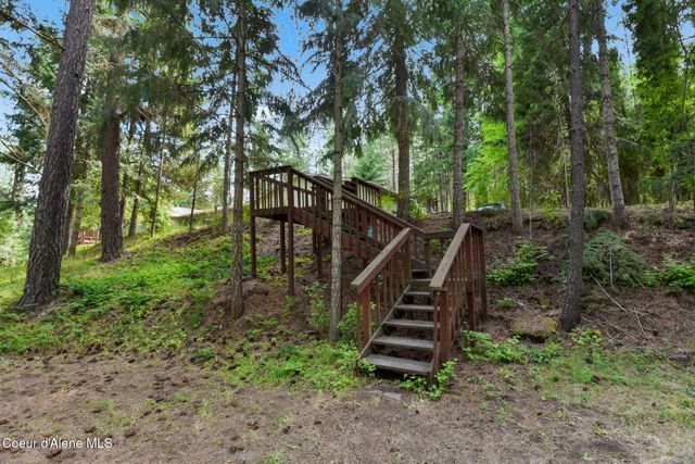 694 S SIGNAL POINT RD, Post Falls, ID 83854