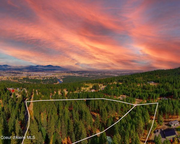 694 S SIGNAL POINT RD, Post Falls, ID 83854