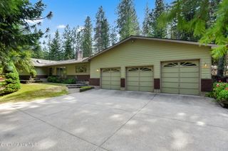 694 S SIGNAL POINT RD, Post Falls, ID 83854